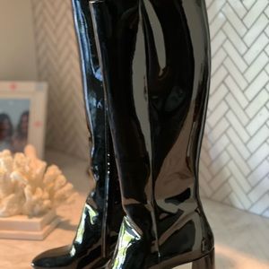Prada authentic beautiful never been worn fitted patent boots size 39.5.